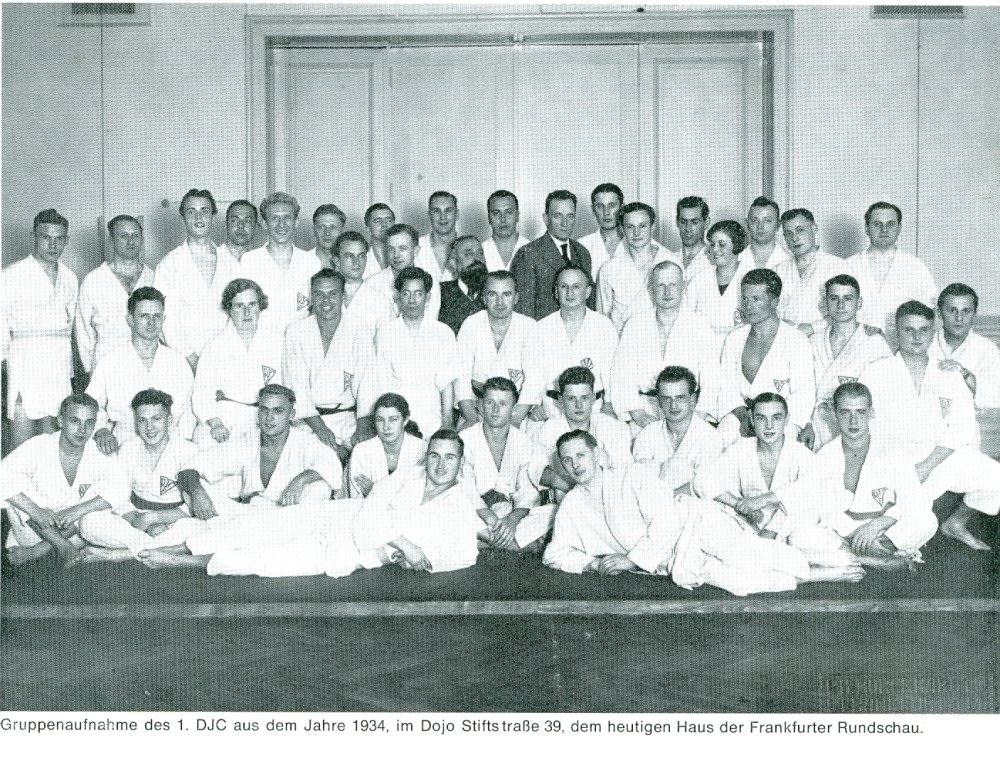 Alfred Rhode in einer Gruppenaufnahme des DJC von 1934